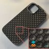 Ốp lưng iPhone 15 với họa tiết Koumokuten. - P3F0180