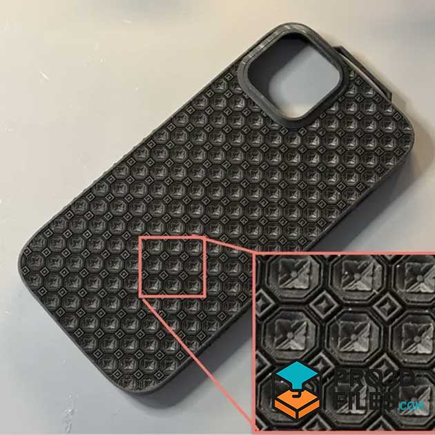 Ốp lưng iPhone 15 với họa tiết Koumokuten. - P3F0180
